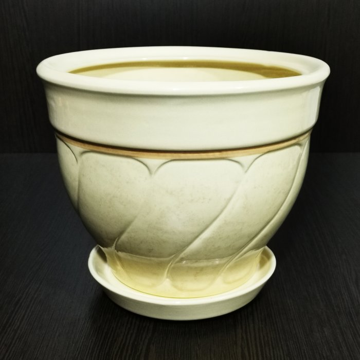 Керамический горшок с поддоном "Земфира №3", 1 сорт, бежевый. Котовская керамика.
